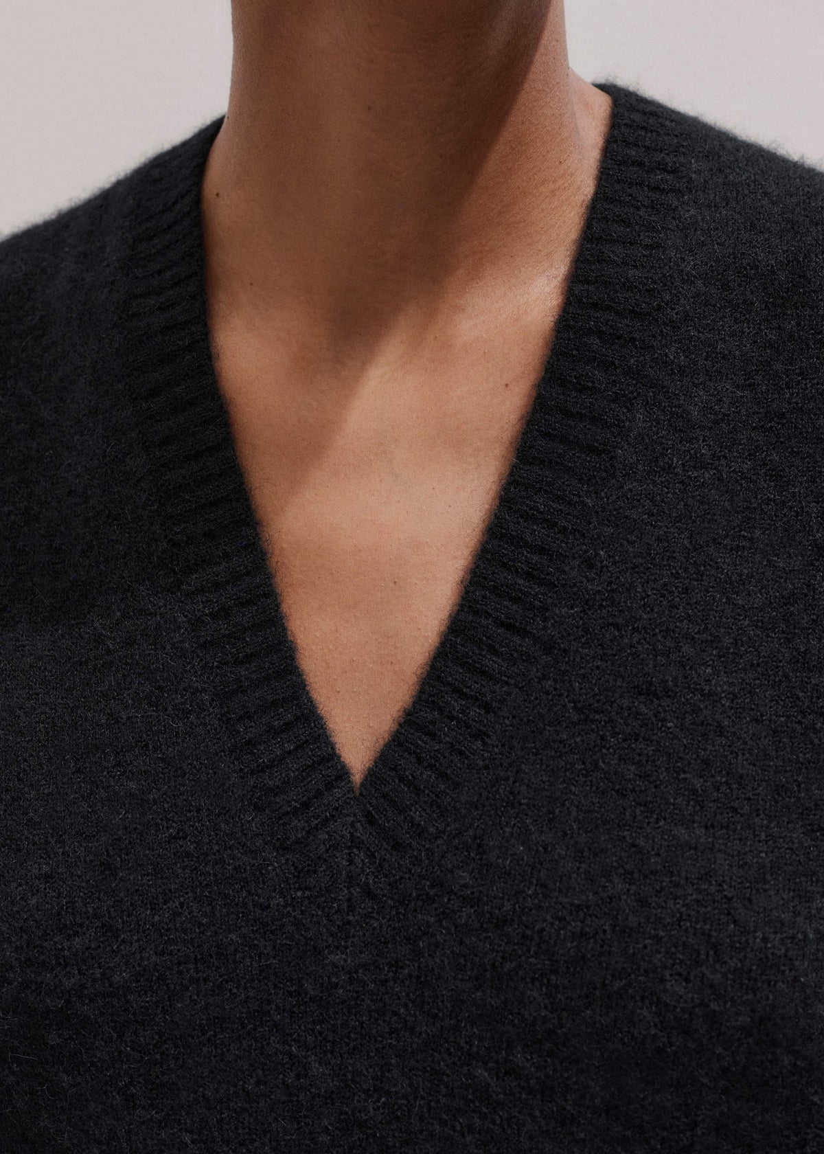 Black V-Neck Straight Knit Vest | ME+EM