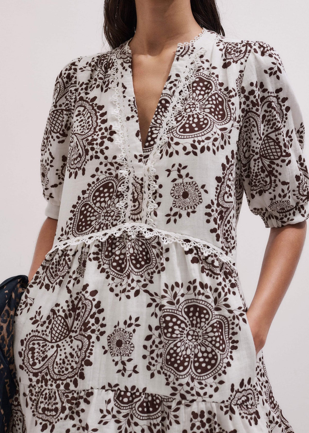 White Cheesecloth In-Full-Bloom Print Swing Short Dress | ME+EM