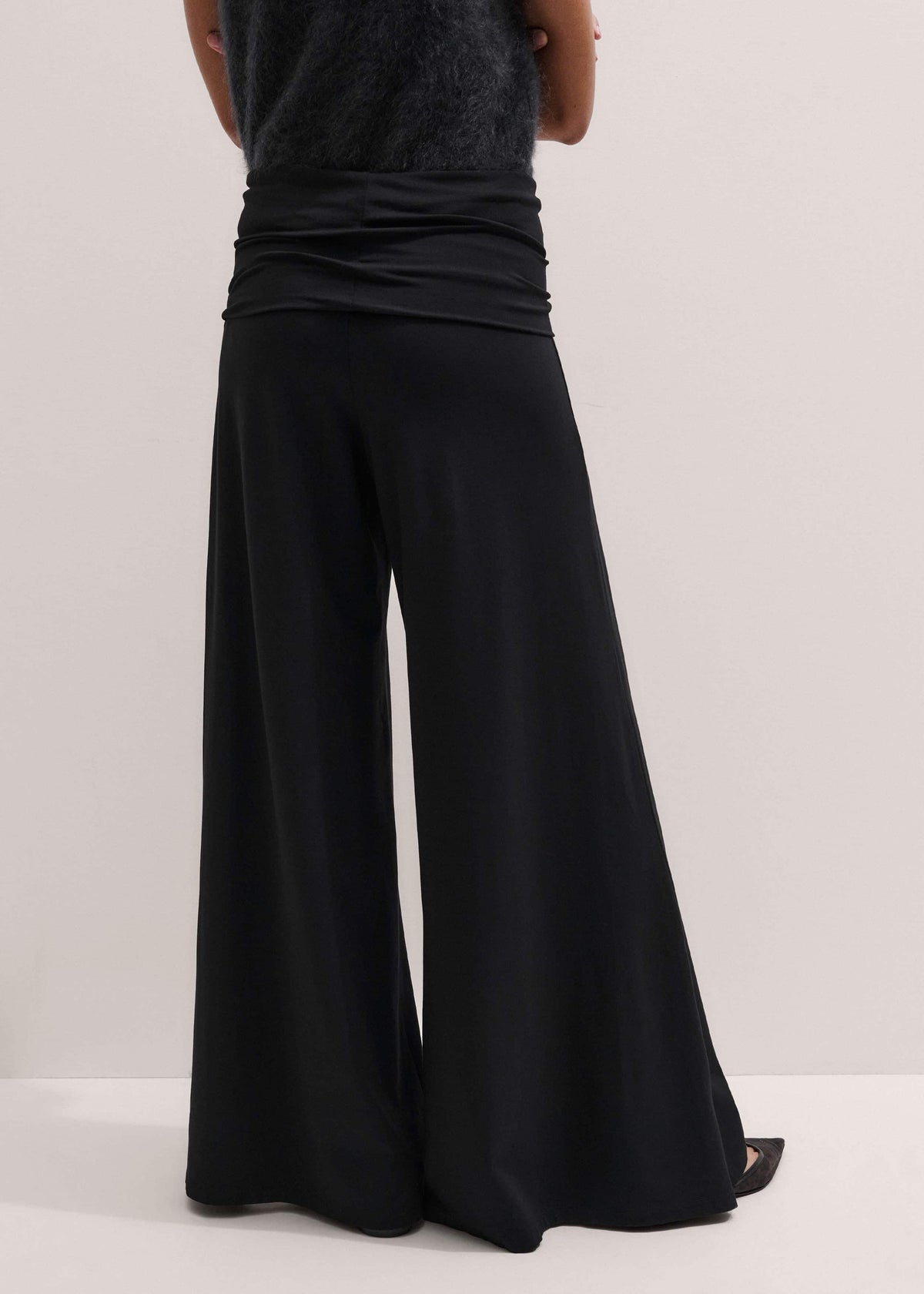 Black Super Wide Palazzo Pant | ME+EM