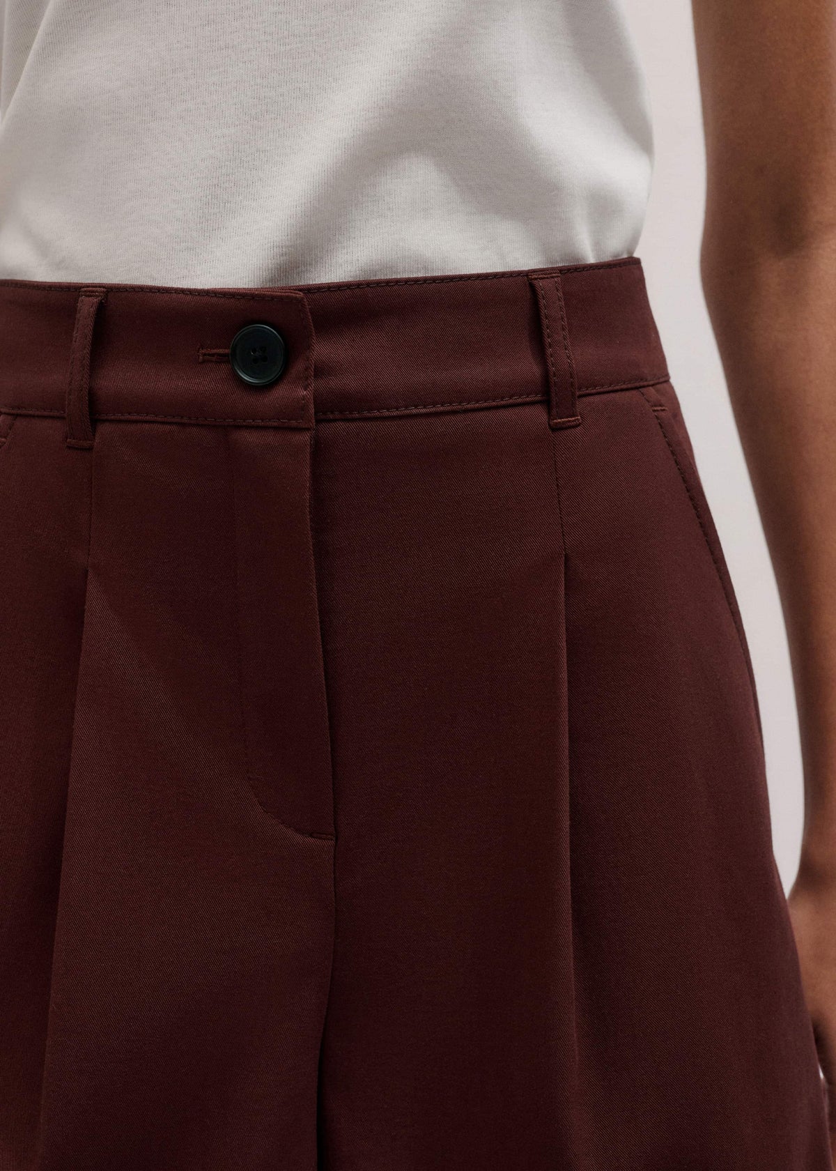 Cinnamon Brown Tailored Summer Short | ME+EM