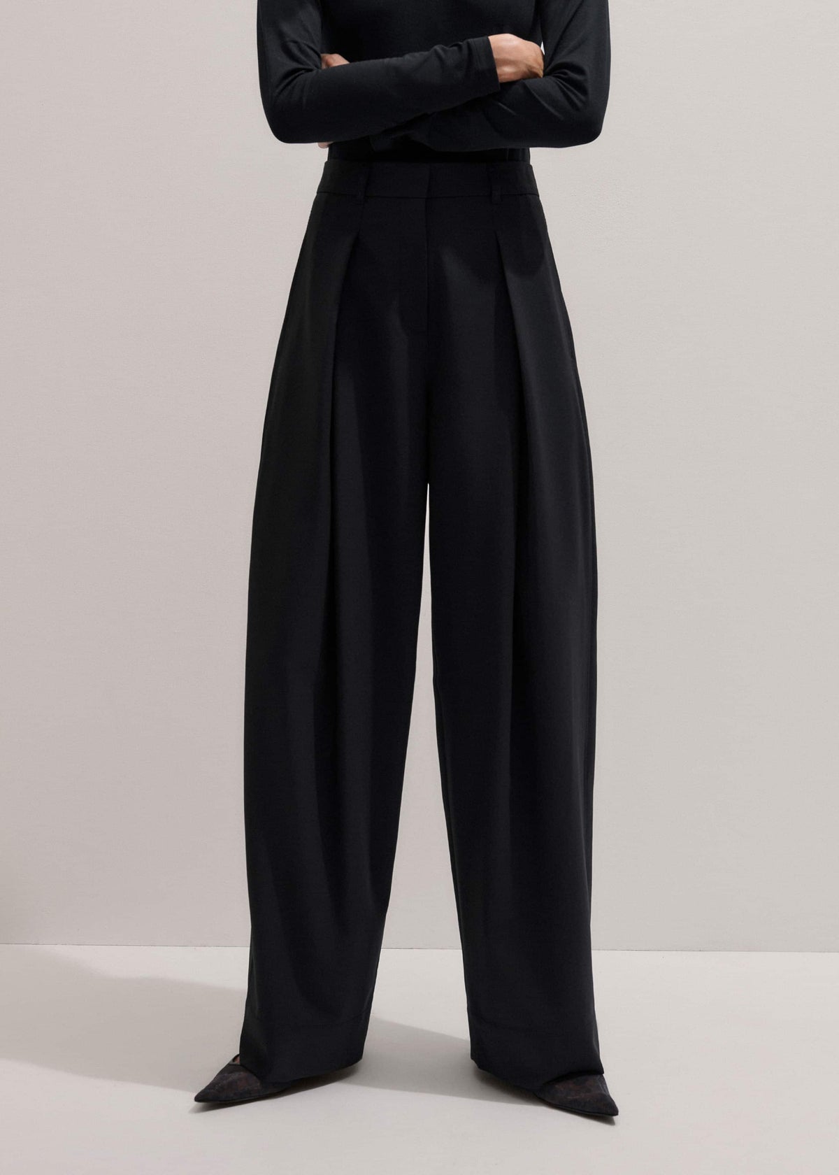 Black Wool Exaggerated Tapered Pleat Pant | ME+EM