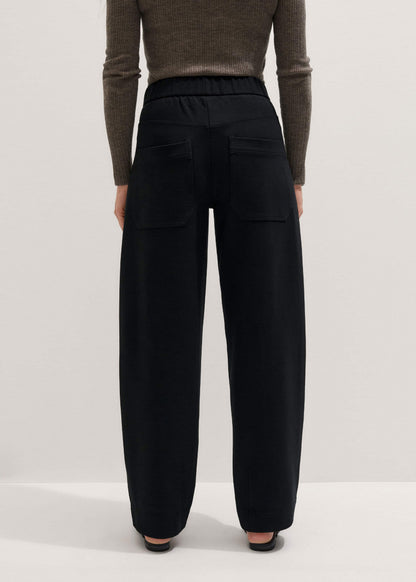 Black Luxe Travel Tailoring Barrel-Leg Pant | ME+EM