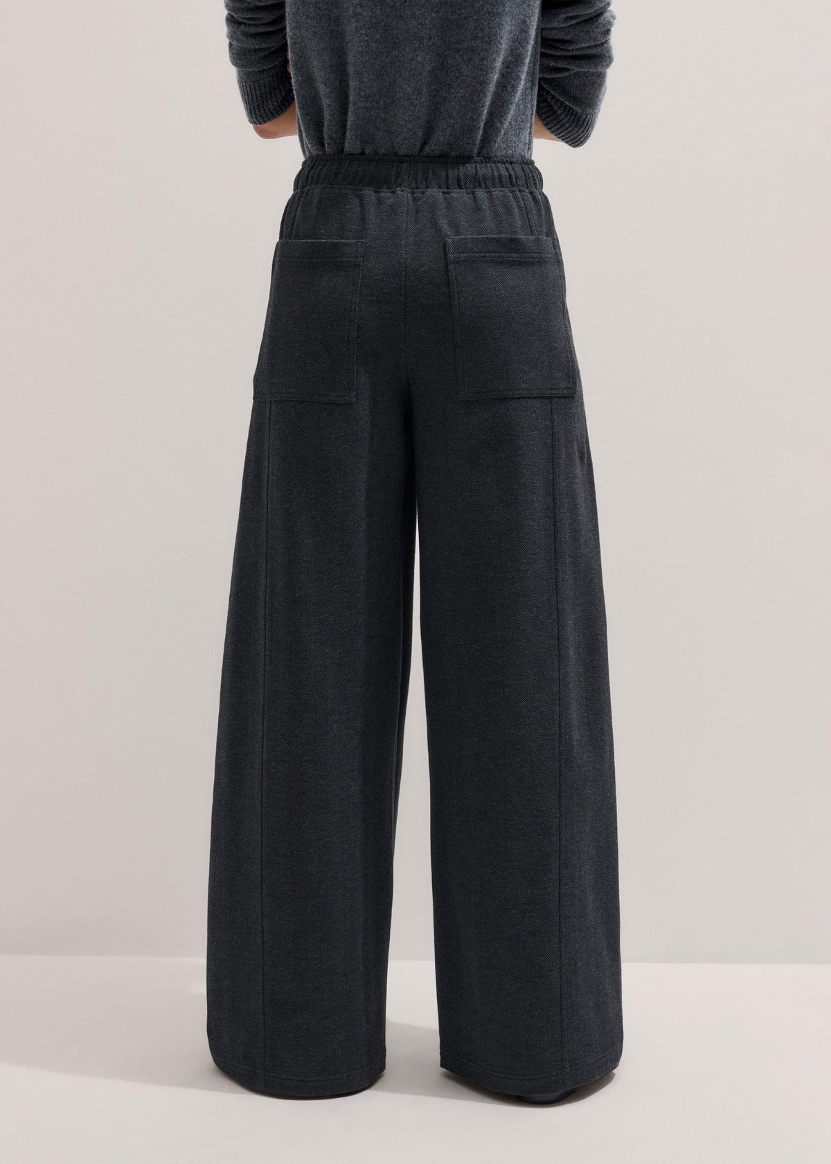 Gray Herringbone Barrel-Leg Pant | ME+EM