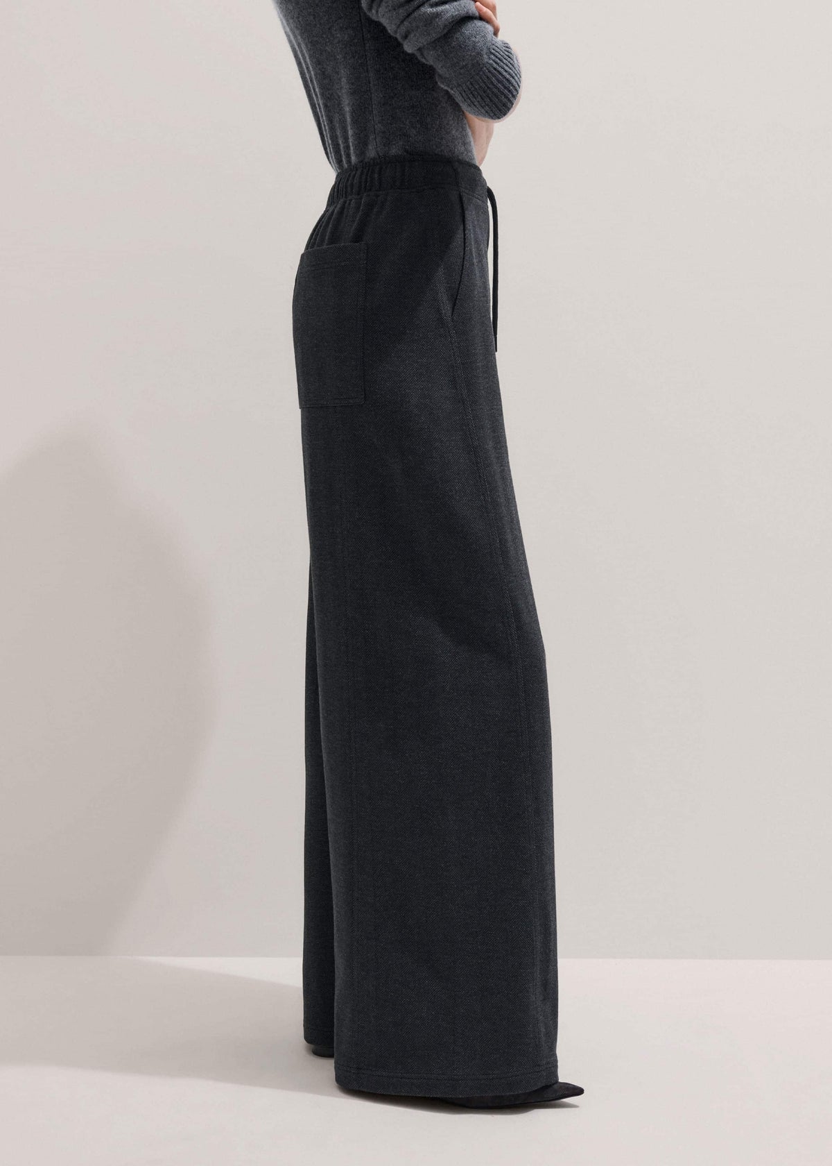 Gray Herringbone Barrel-Leg Pant | ME+EM