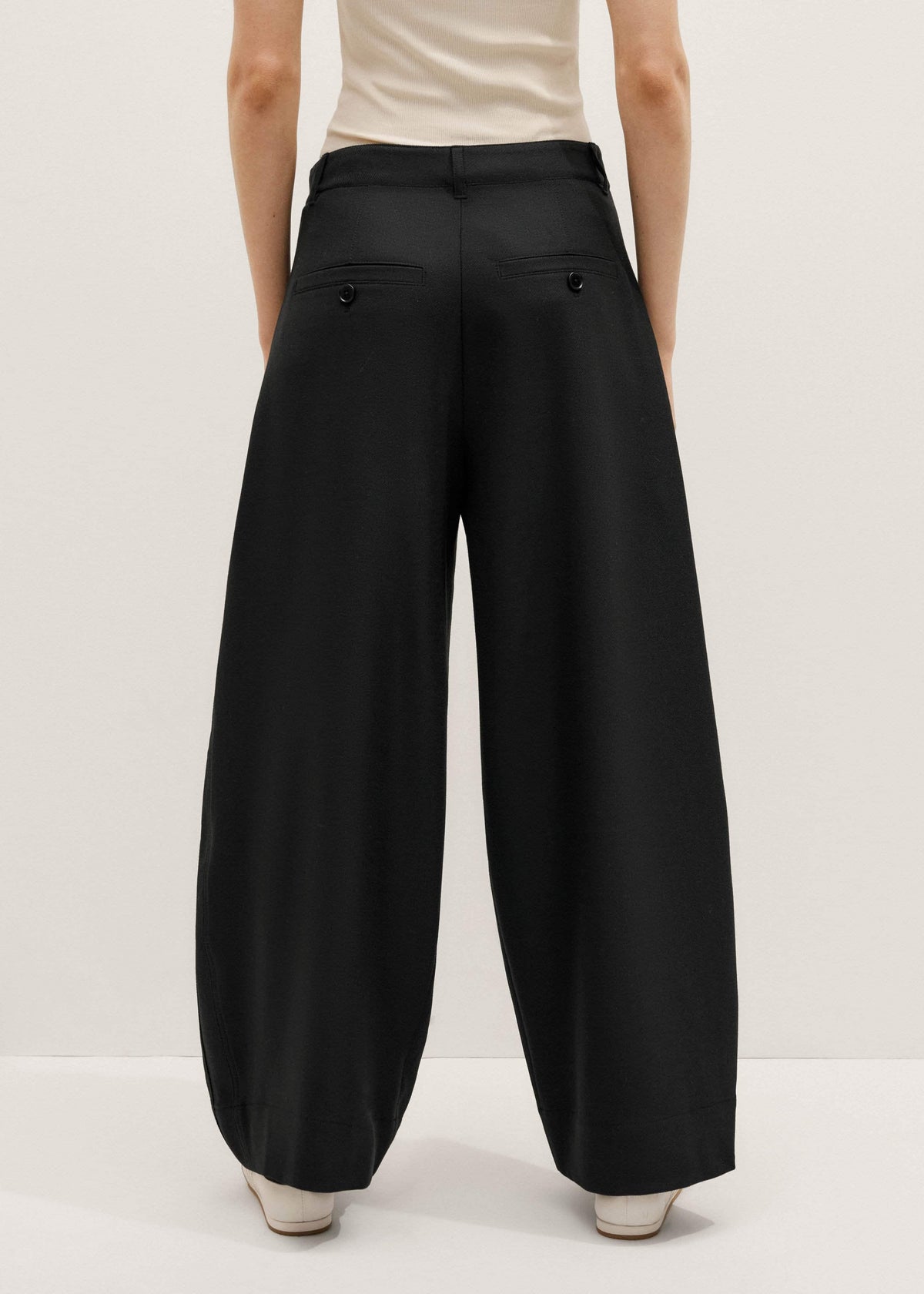Black Barrel Leg Pant | ME+EM