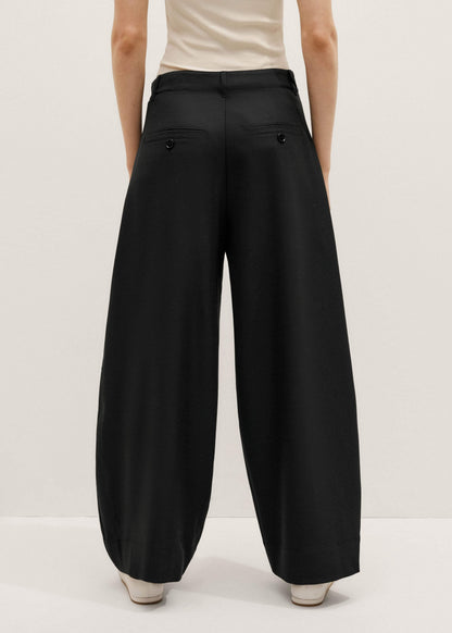 Black Barrel Leg Pant | ME+EM