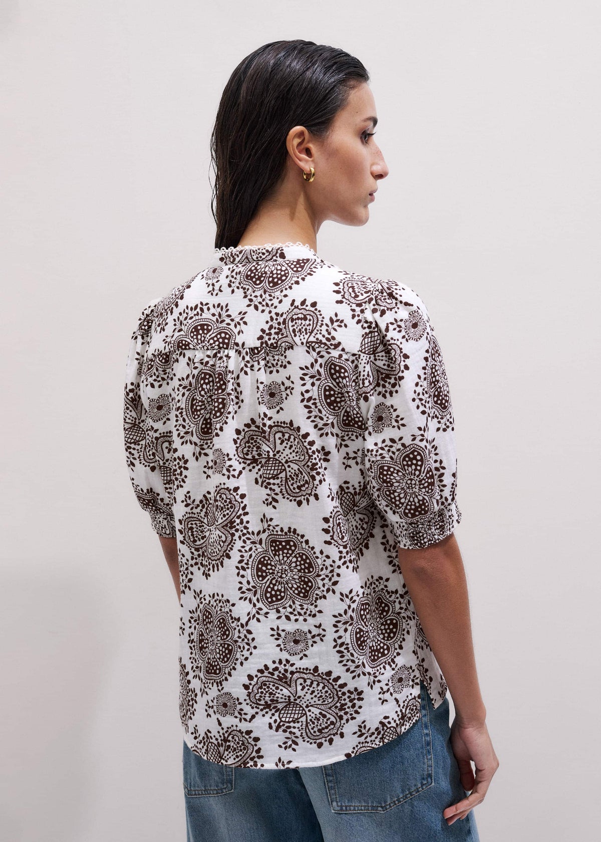 White Cheesecloth In-Full-Bloom Print Straight Blouse | ME+EM