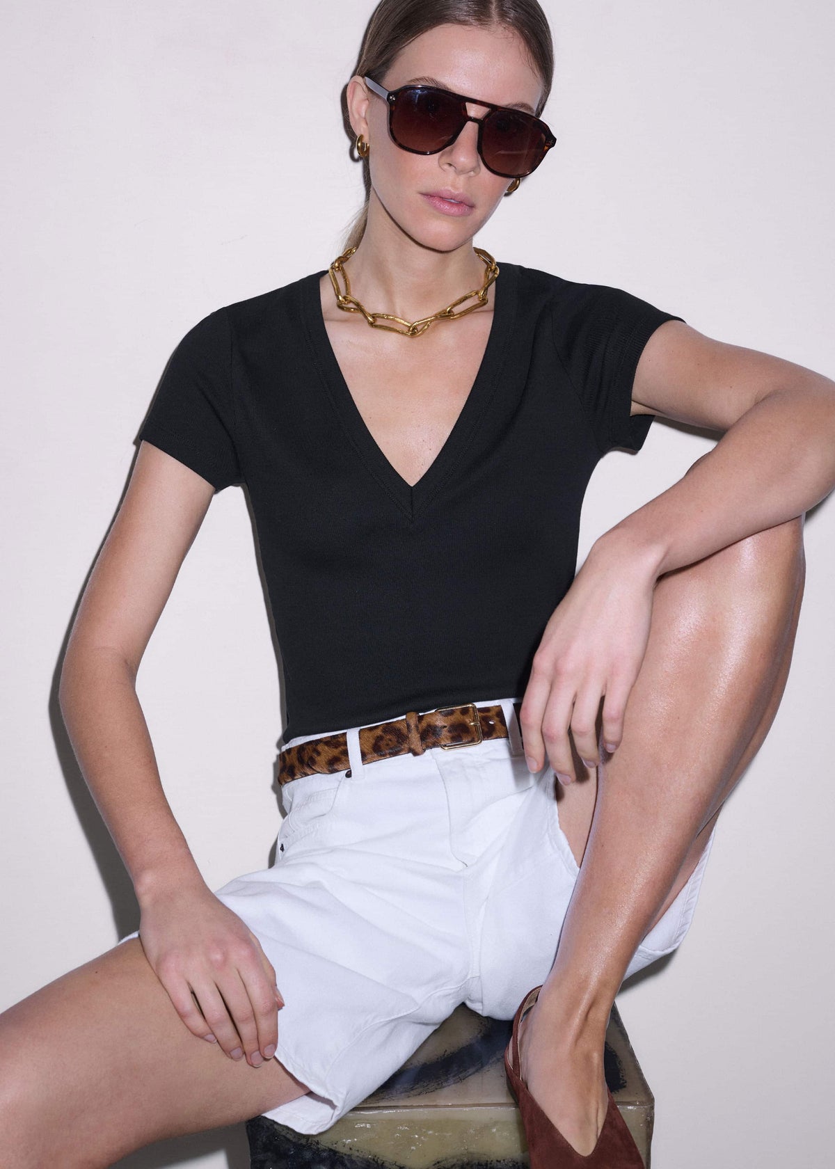 Black Ultimate Fitted Rib V-Neck Tee | ME+EM