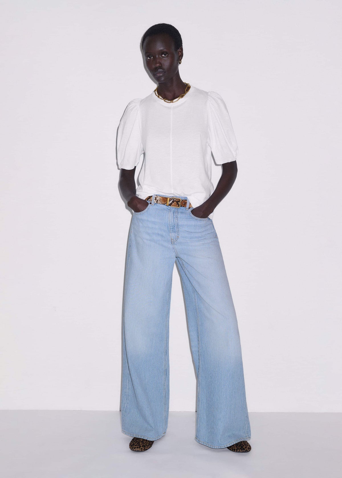 White Feminine Sleeve Swing Top | ME+EM