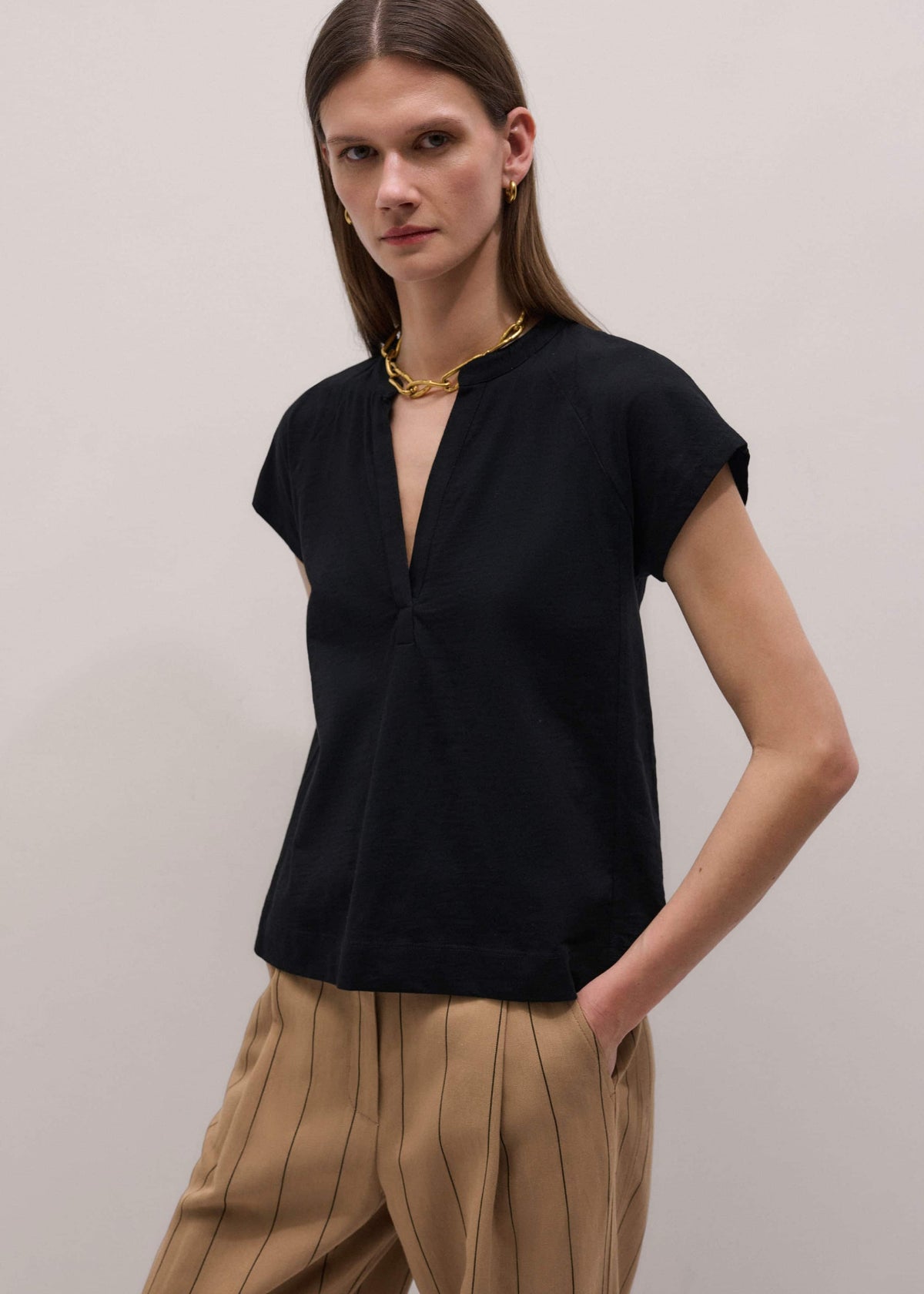 Black Open Placket Swing Top | ME+EM
