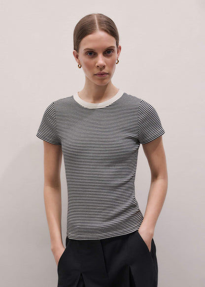 Black Swan Slim Tee | ME+EM