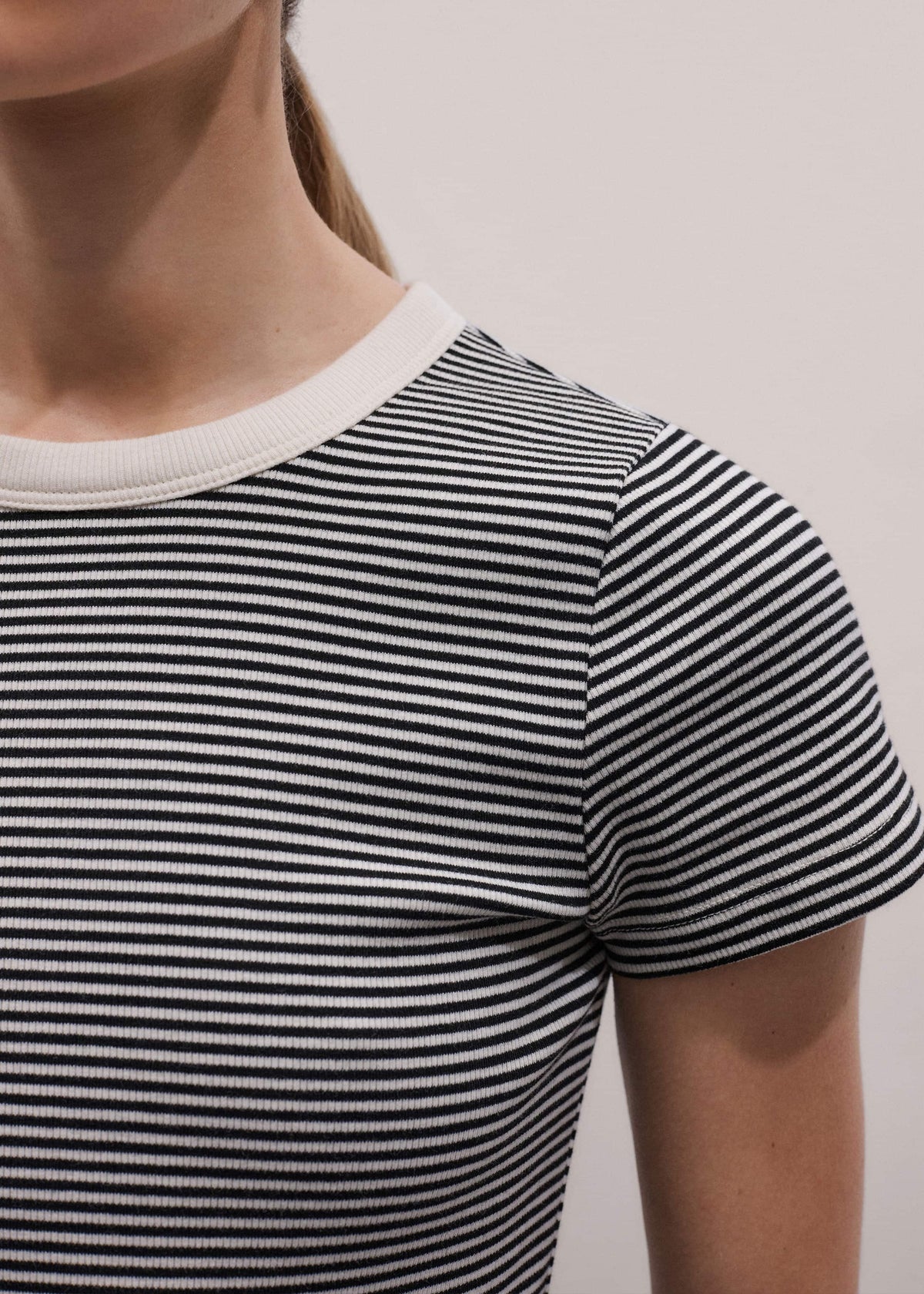 Black Swan Slim Tee | ME+EM