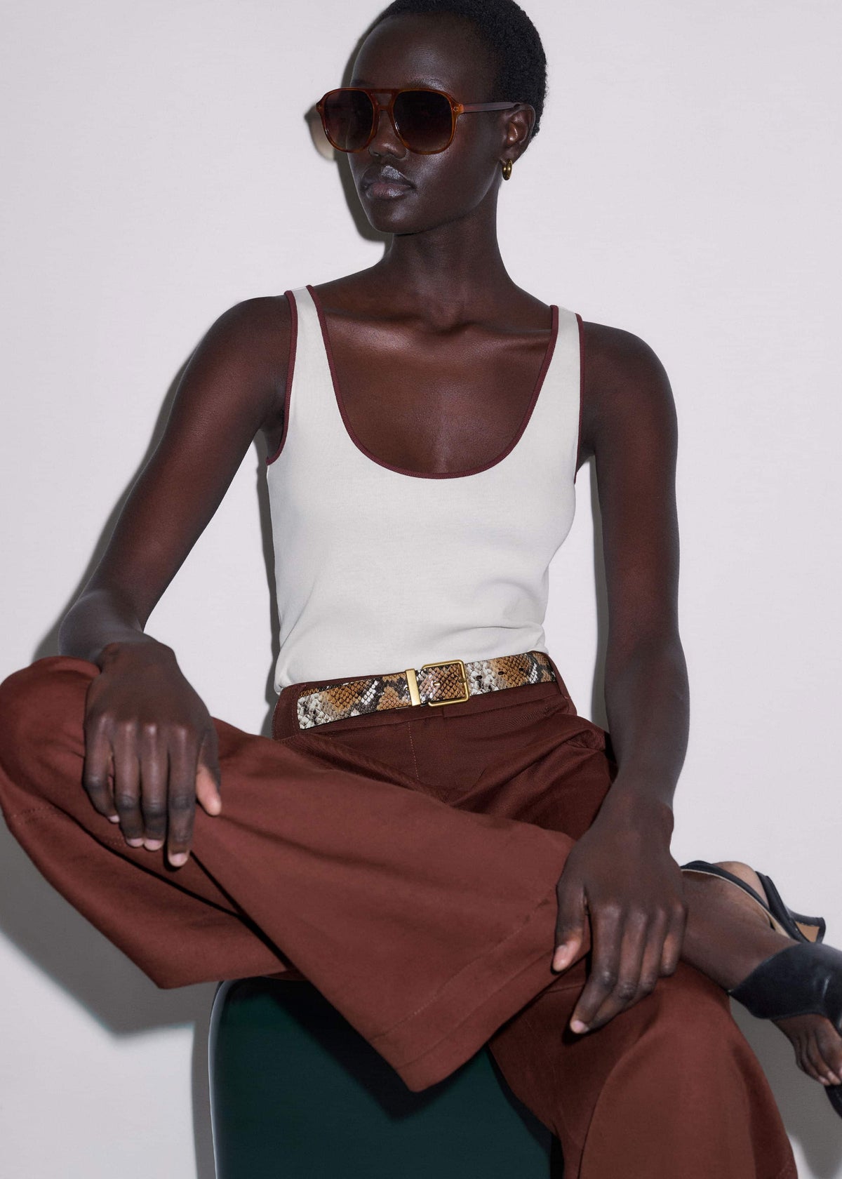 Cream Contrast Trim Slim Vest | ME+EM