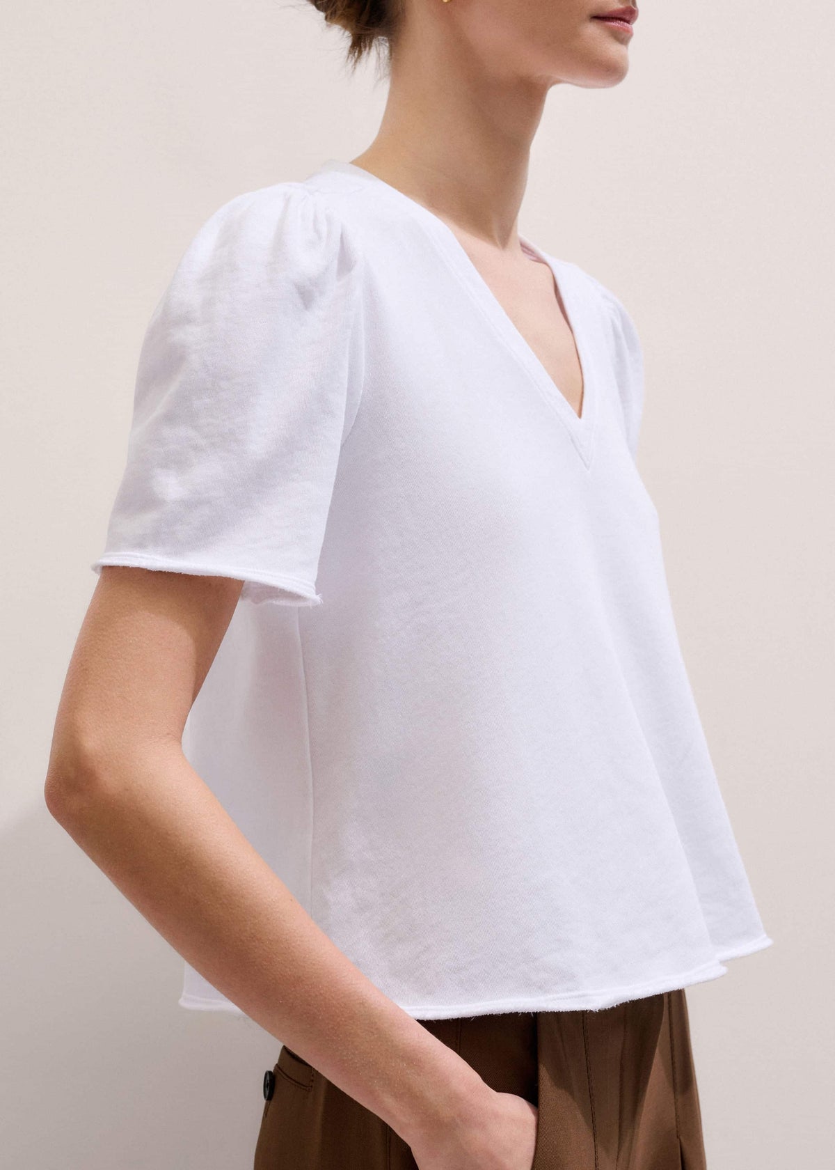 White Raw Edge V-Neck Swing Sweatshirt | ME+EM