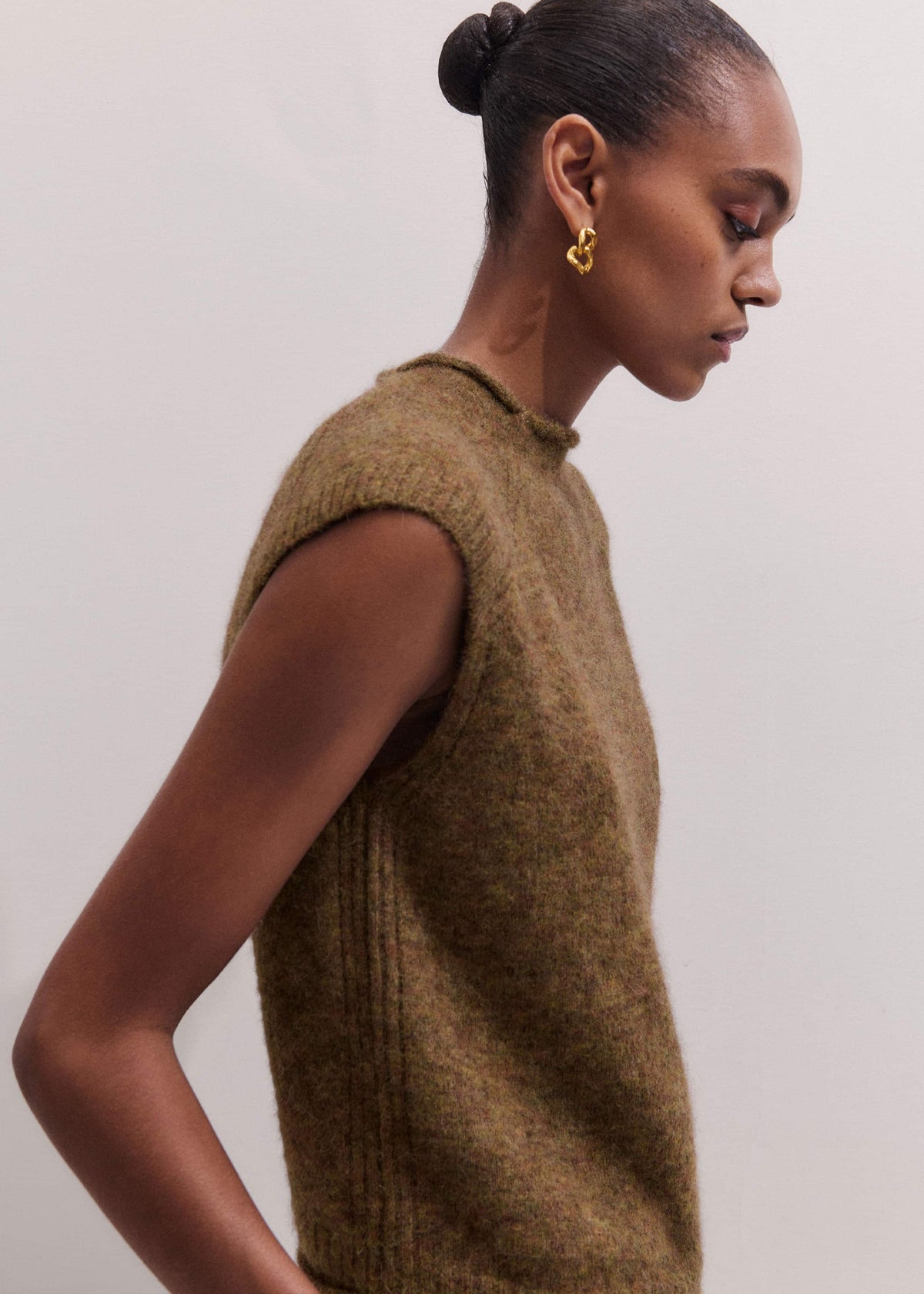 Brown Roll Trim Straight Layering Sweater Vest | ME+EM