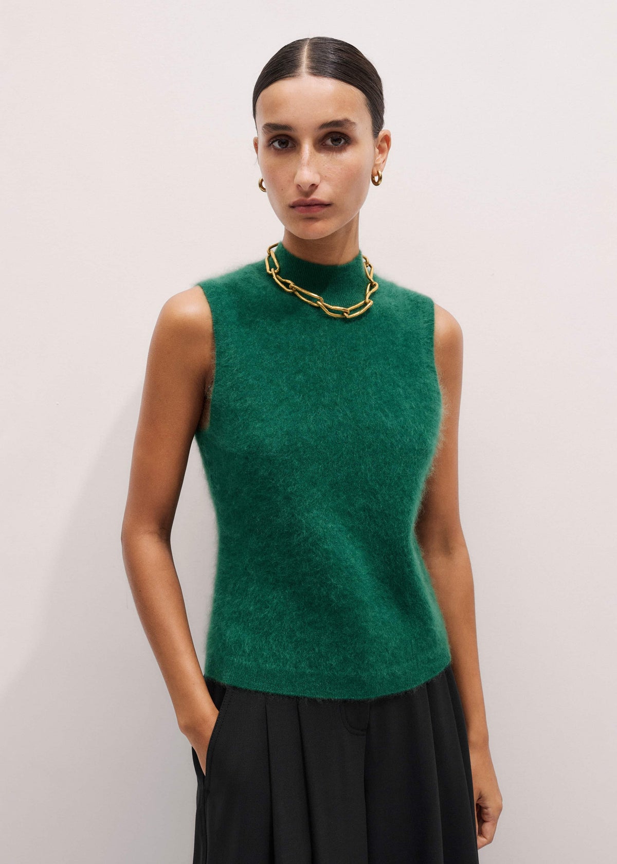 Green Brushed Cashmere High Neck Slim Sweater Vest | ME+EM