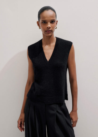 Black V-Neck Straight Knit Vest | ME+EM