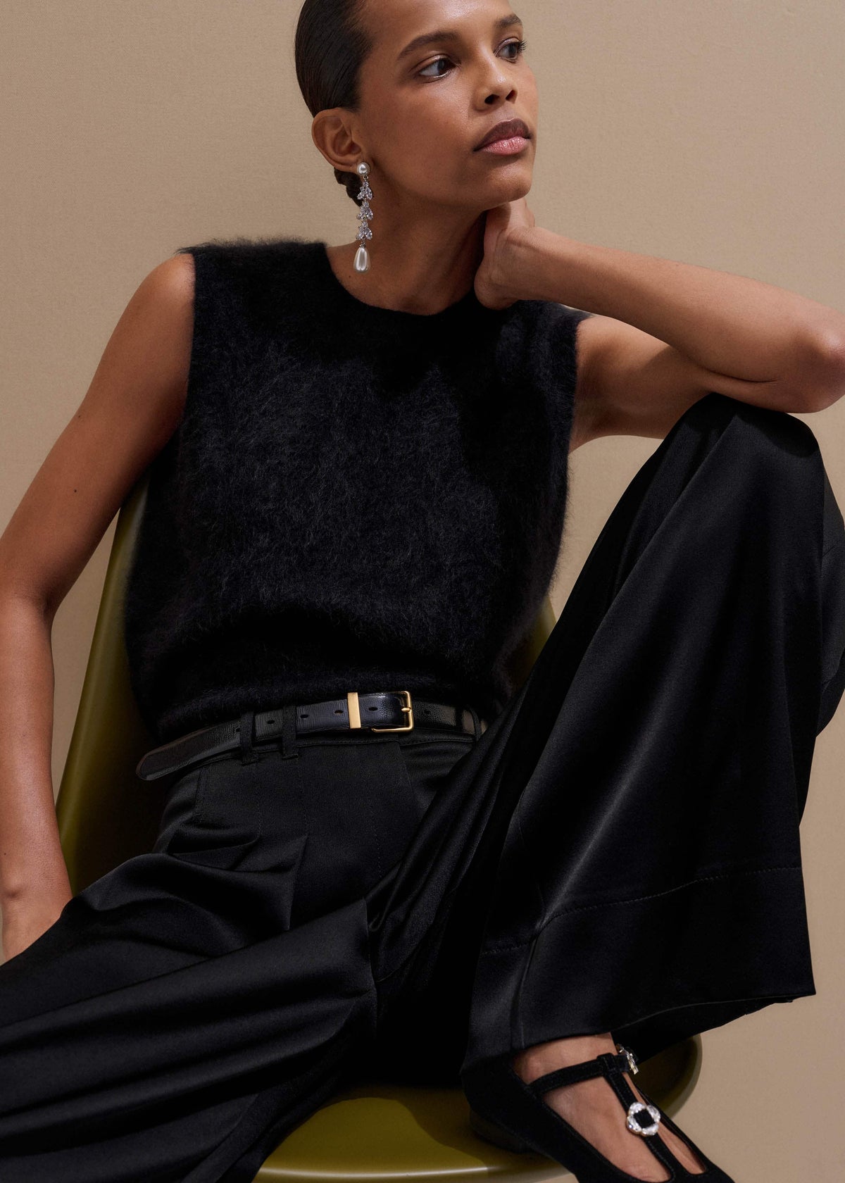 Black Brushed Cashmere Straight Sweater Vest | ME+EM