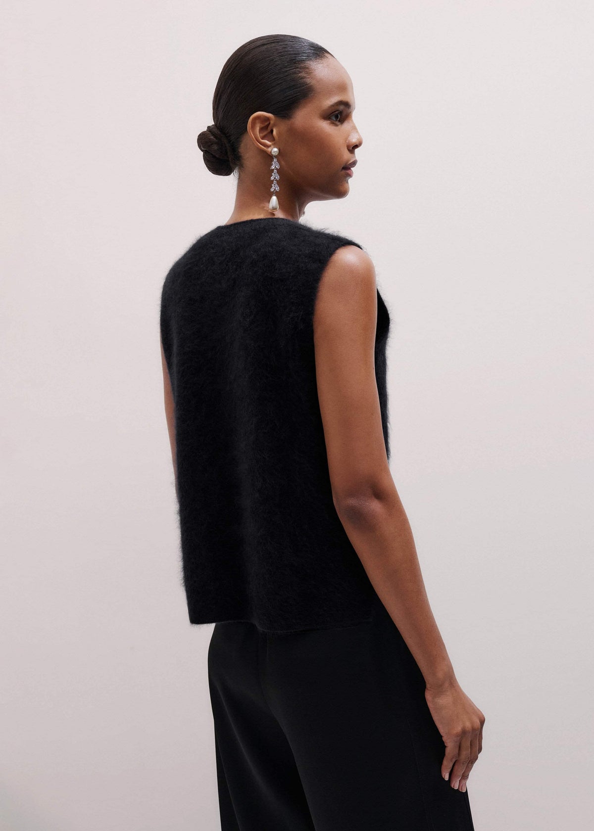 Black Brushed Cashmere Straight Sweater Vest | ME+EM