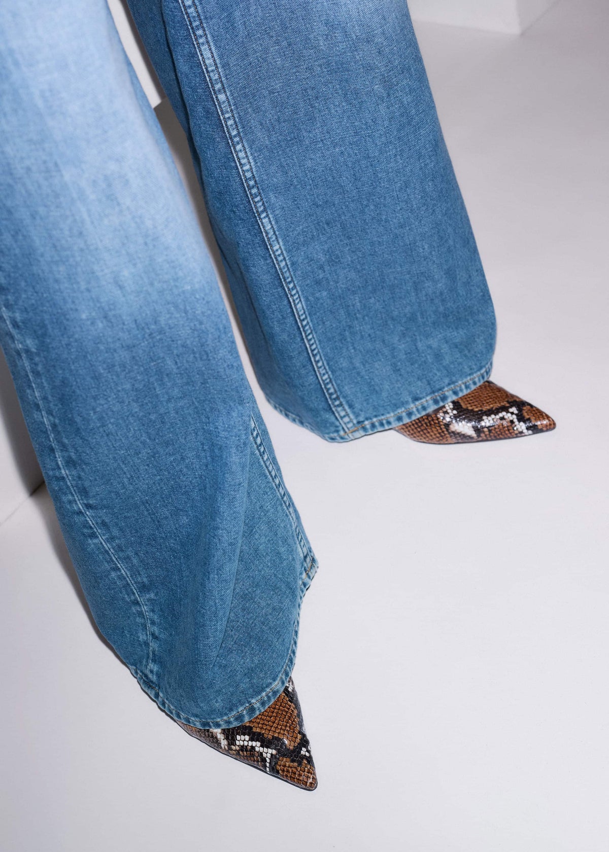 Brown Point Toe Flat | ME+EM
