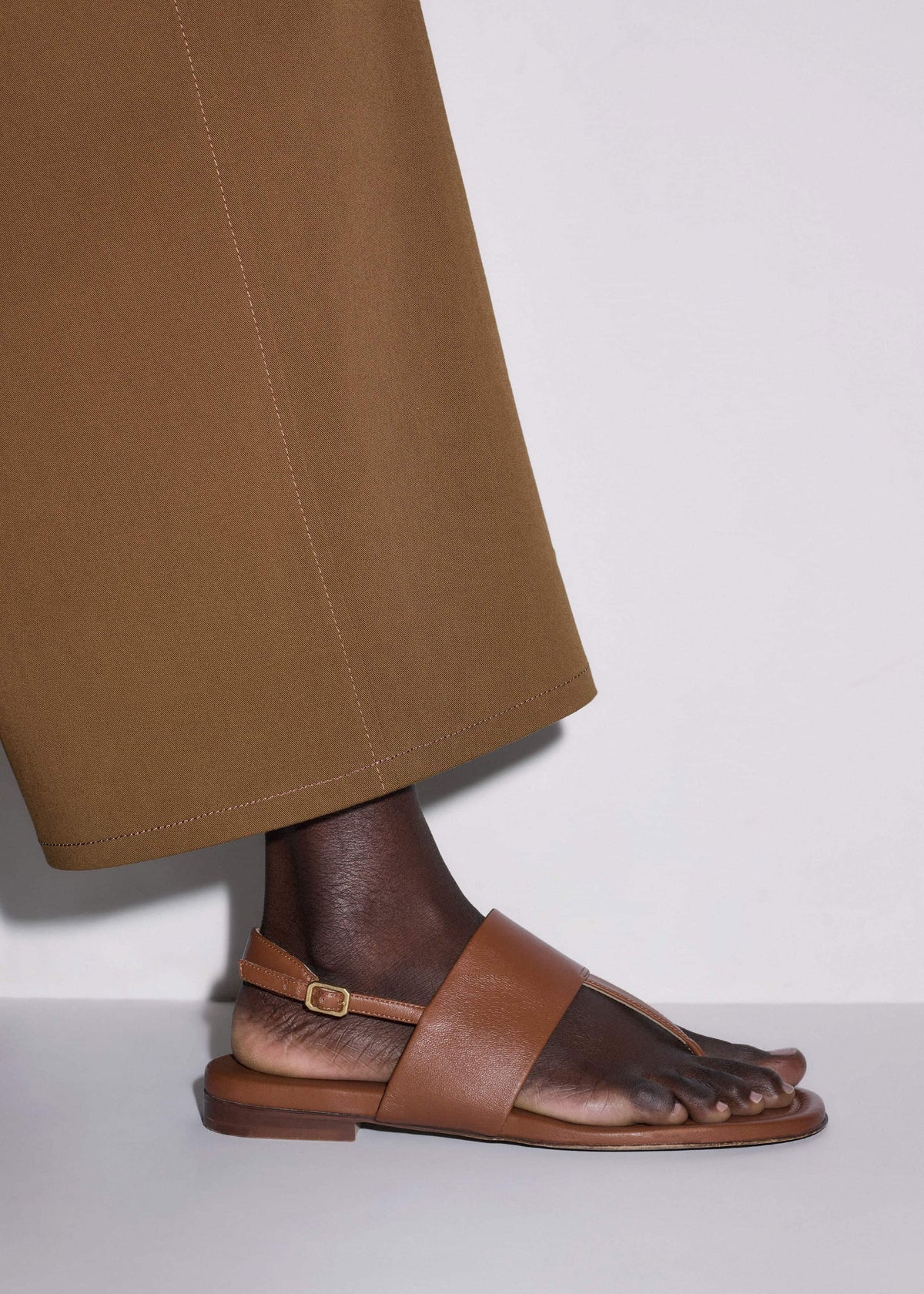 Brown Minimal Sandal | ME+EM