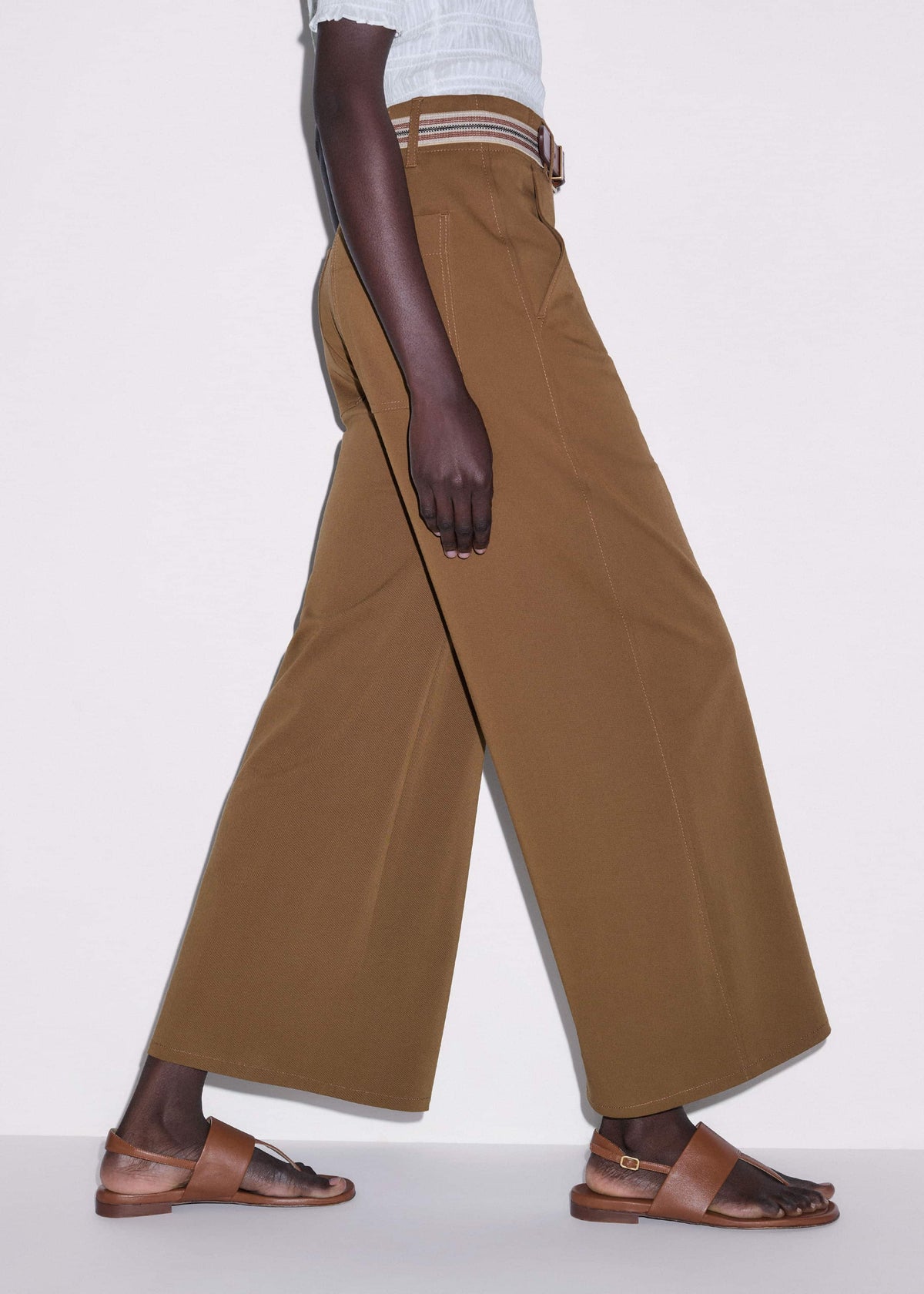 Brown Minimal Sandal | ME+EM
