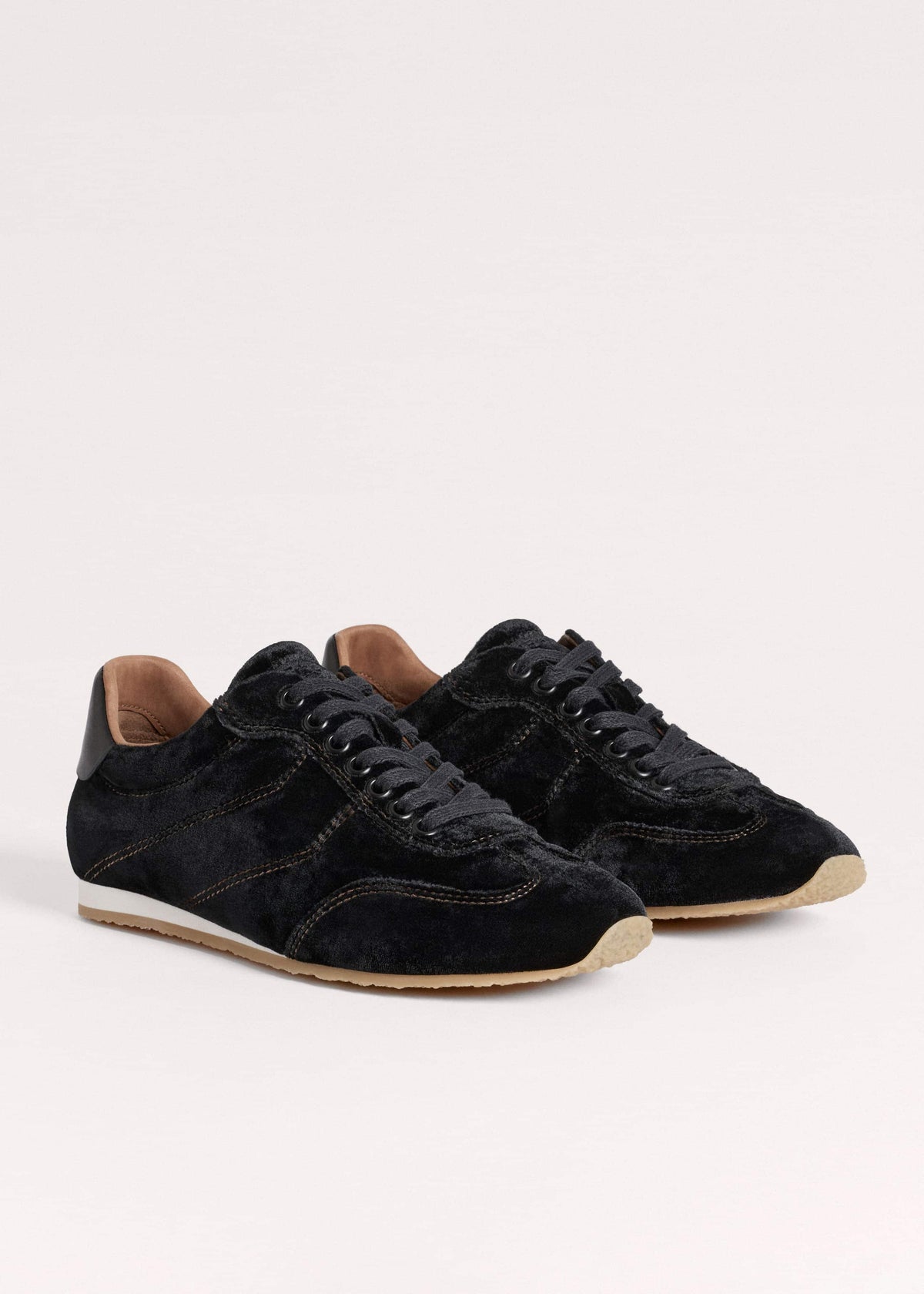 Black Velvet Retro Runner | ME+EM