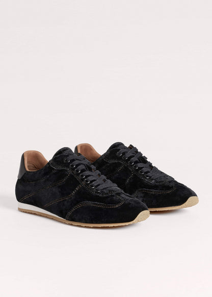 Black Velvet Retro Runner | ME+EM