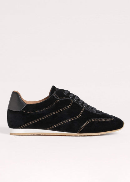 Black Velvet Retro Runner | ME+EM